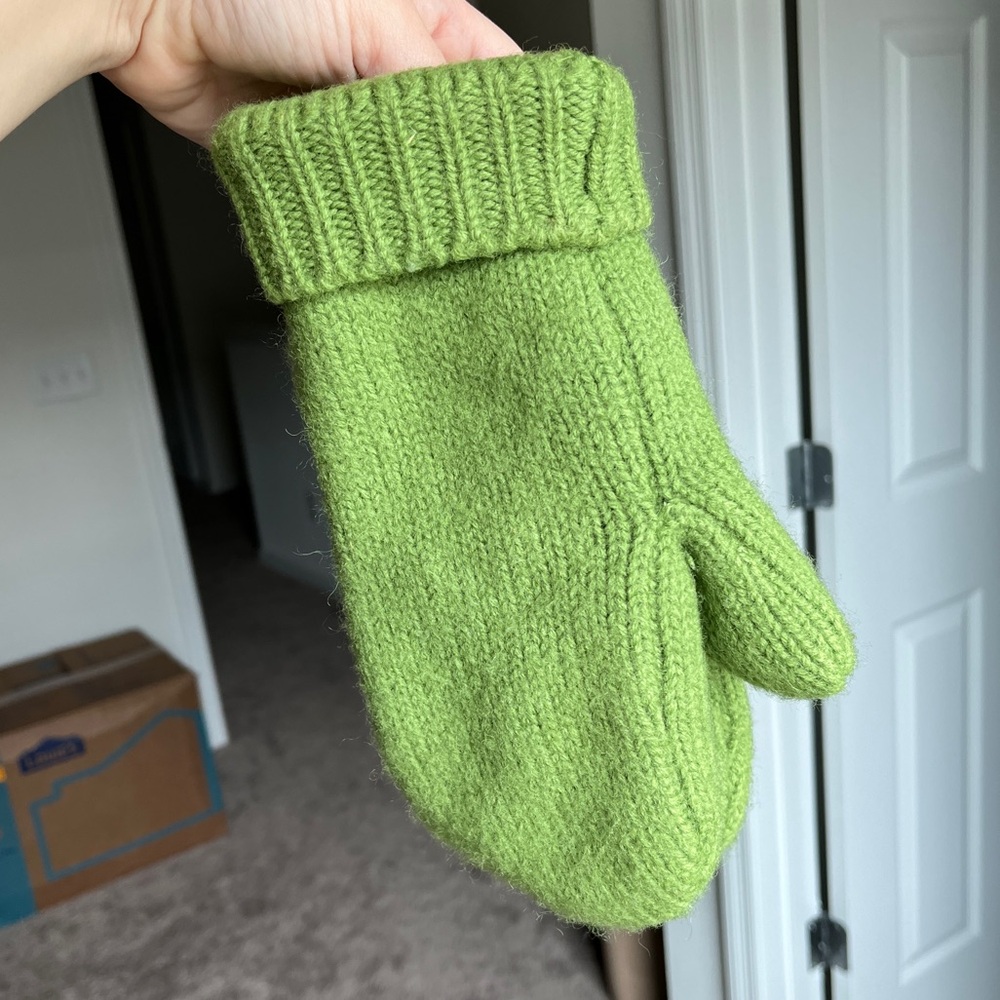 Wool handmade mittens